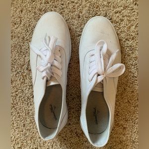 Universal Thread white sneakers